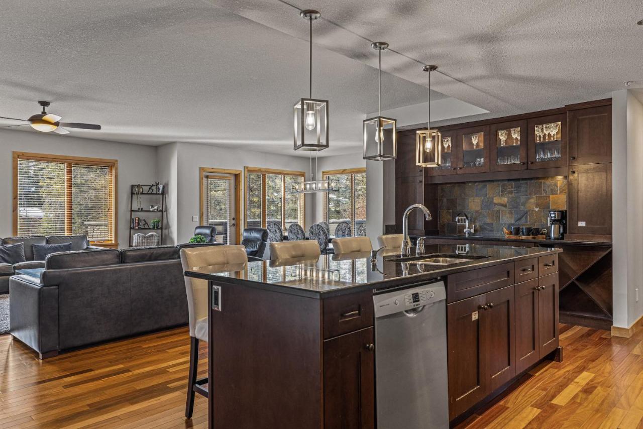 3 Bedroom Condo By Canadian Rockies Vacation Rentals Canmore Buitenkant foto