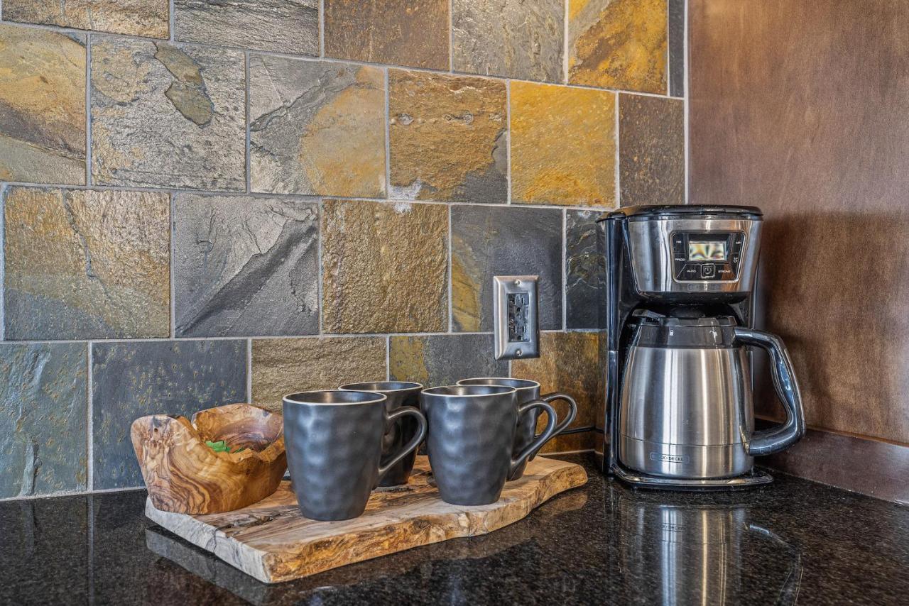 3 Bedroom Condo By Canadian Rockies Vacation Rentals Canmore Buitenkant foto