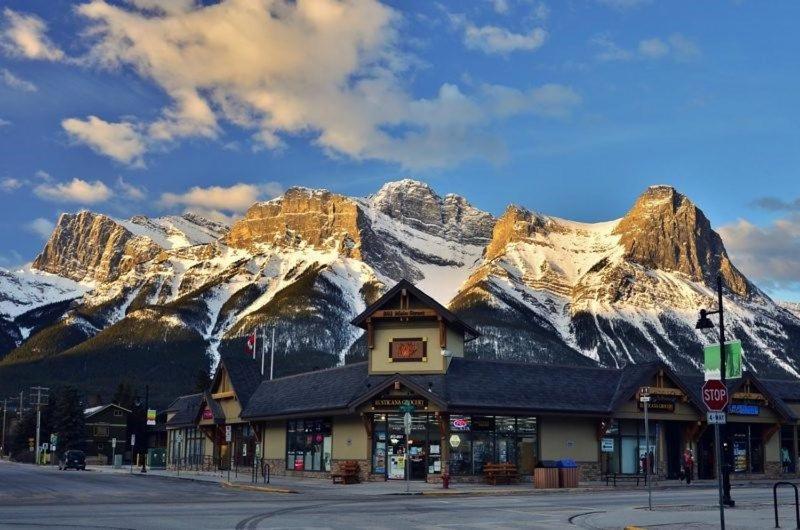 3 Bedroom Condo By Canadian Rockies Vacation Rentals Canmore Buitenkant foto